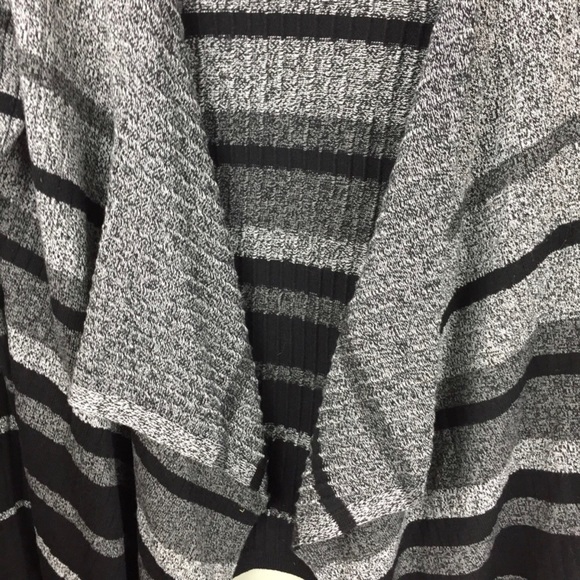 Roz & Ali Ribbed Striped Waterfall Open Front Gray Black Cardigan Size Large - Picture 4 of 7